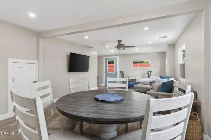 15-web-or-mls-UpmarketMedia_201Olive-071