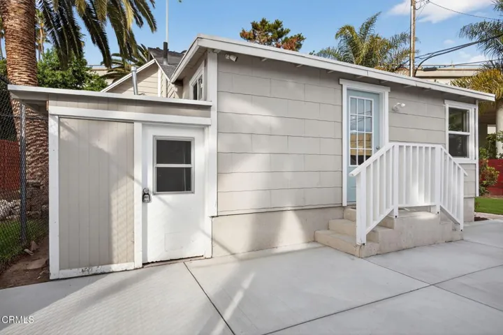 37-web-or-mls-UpmarketMedia_201Olive-001