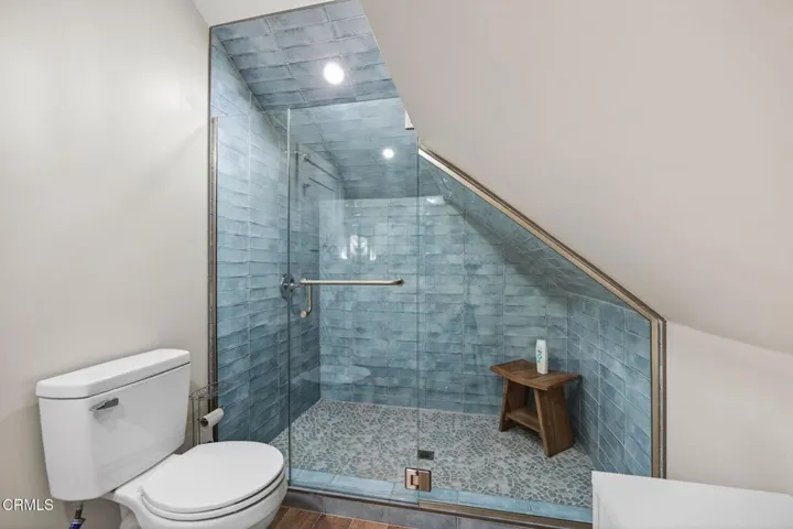 31-web-or-mls-UpmarketMedia_201Olive-103