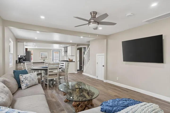 10-web-or-mls-UpmarketMedia_201Olive-082