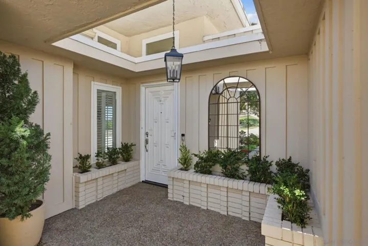 1821 Caminito Monrovia, La Jolla, California 92037