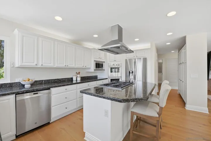 1821 Caminito Monrovia, La Jolla, California 92037