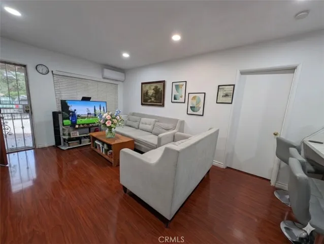 701 N Sunset Street, Santa Ana, California 92703