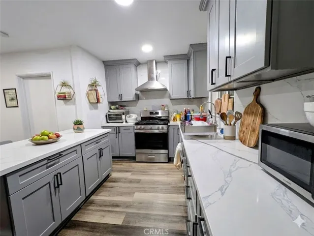 701 N Sunset Street, Santa Ana, California 92703