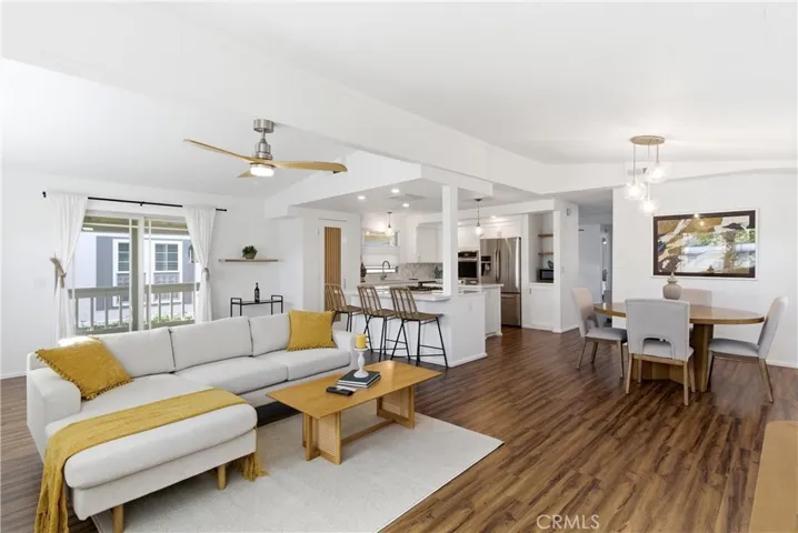 SPACIOUS AND OPEN FLOOR PLAN (Family Room, Dining Room and Kitchen)