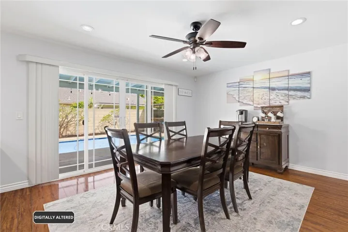 Dining Room w/access to Backyard