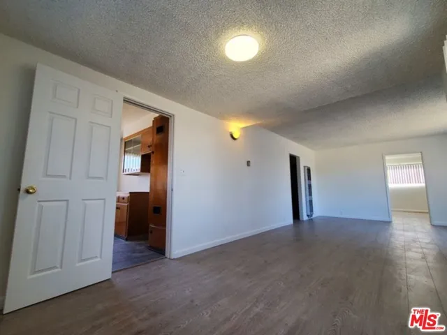 16004 Living Room