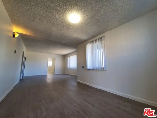 16004 Living Room