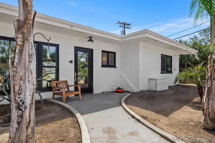 1211 E Mission Road, Fallbrook, California 92028
