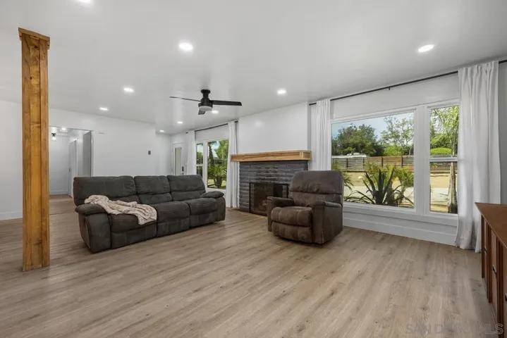 1211 E Mission Road, Fallbrook, California 92028
