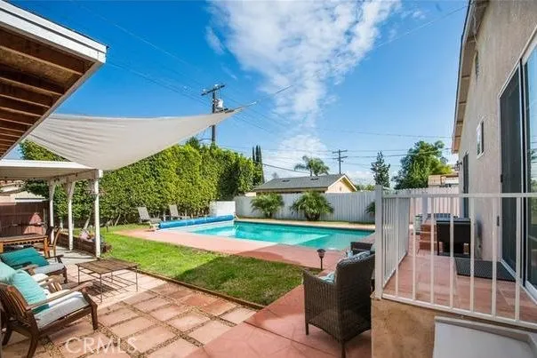 17827 Burbank Boulevard, Encino, California 91316