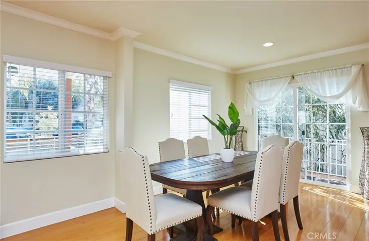 17827 Burbank Boulevard, Encino, California 91316