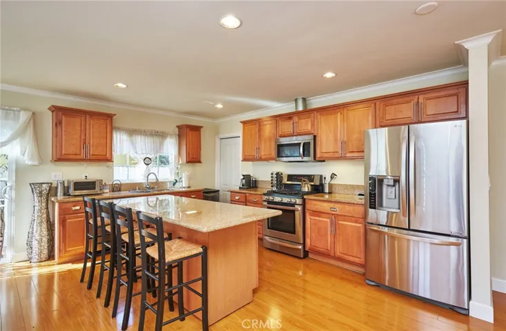 17827 Burbank Boulevard, Encino, California 91316
