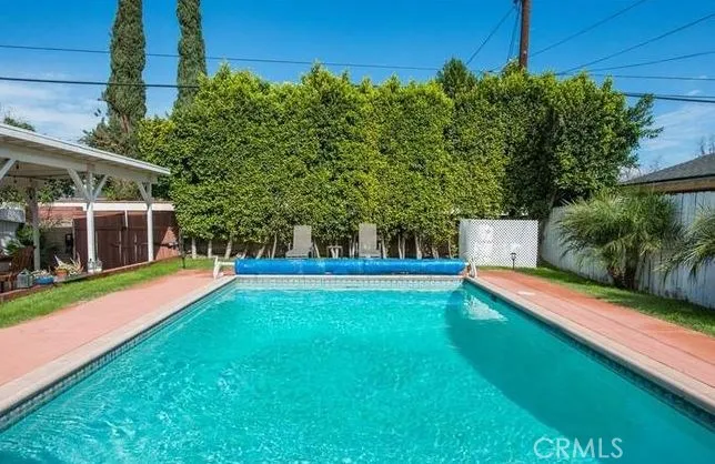 17827 Burbank Boulevard, Encino, California 91316