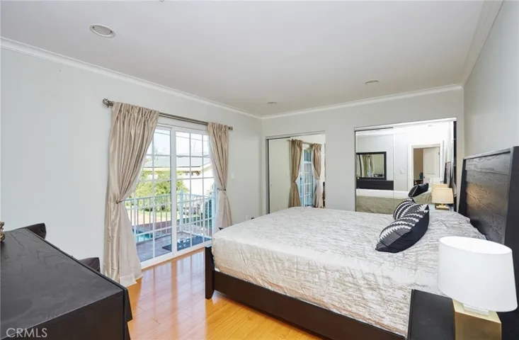 17827 Burbank Boulevard, Encino, California 91316