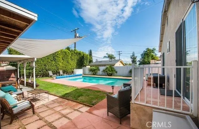 17827 Burbank Boulevard, Encino, California 91316