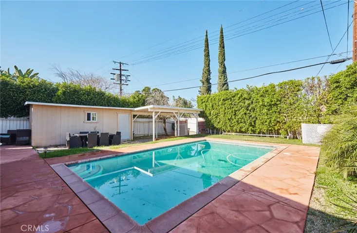17827 Burbank Boulevard, Encino, California 91316