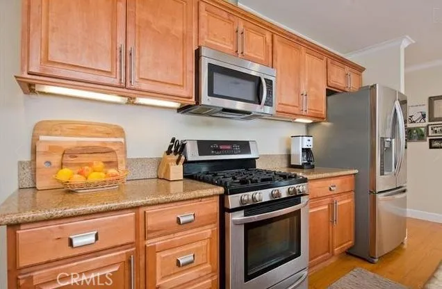17827 Burbank Boulevard, Encino, California 91316