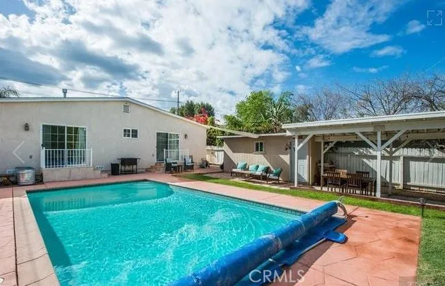 17827 Burbank Boulevard, Encino, California 91316