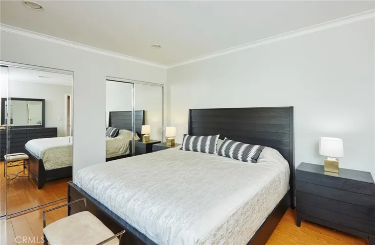 17827 Burbank Boulevard, Encino, California 91316