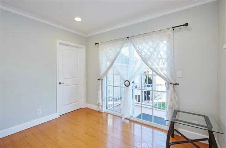 17827 Burbank Boulevard, Encino, California 91316