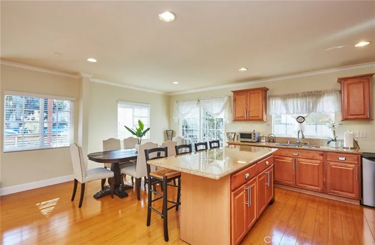 17827 Burbank Boulevard, Encino, California 91316