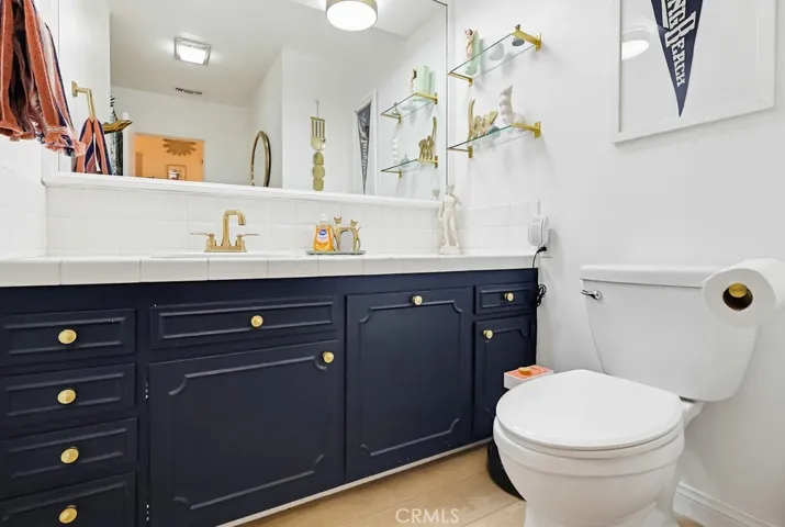 2713 Flangel, Lakewood, California 90712