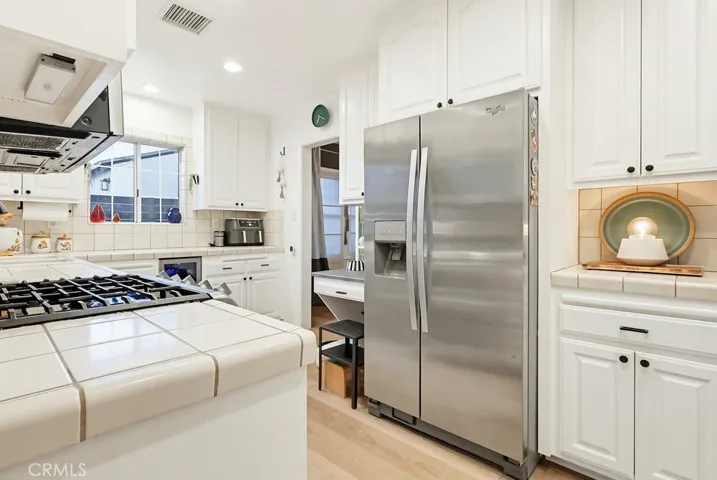 2713 Flangel, Lakewood, California 90712