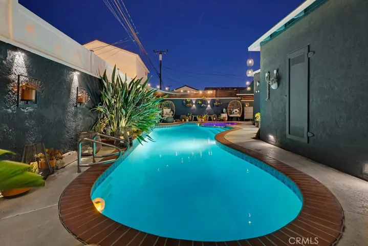 2713 Flangel, Lakewood, California 90712