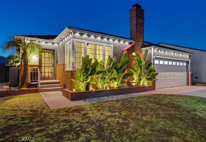 2713 Flangel, Lakewood, California 90712