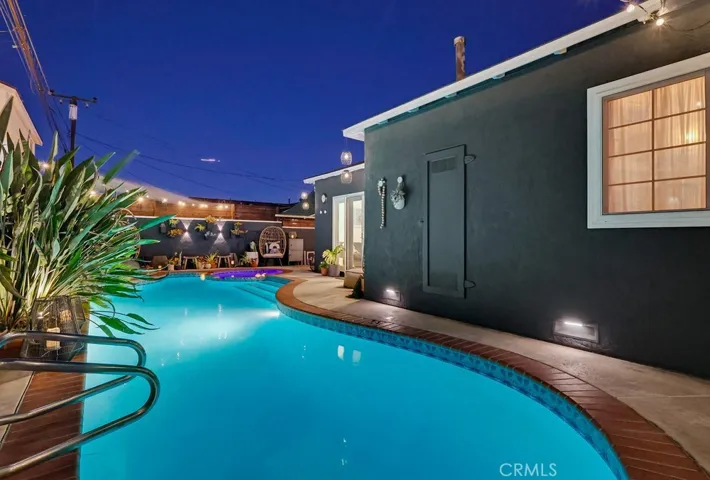 2713 Flangel, Lakewood, California 90712