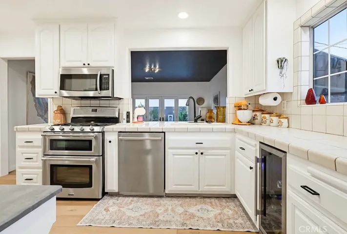 2713 Flangel, Lakewood, California 90712