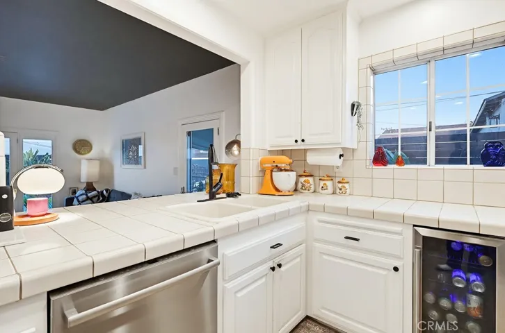 2713 Flangel, Lakewood, California 90712