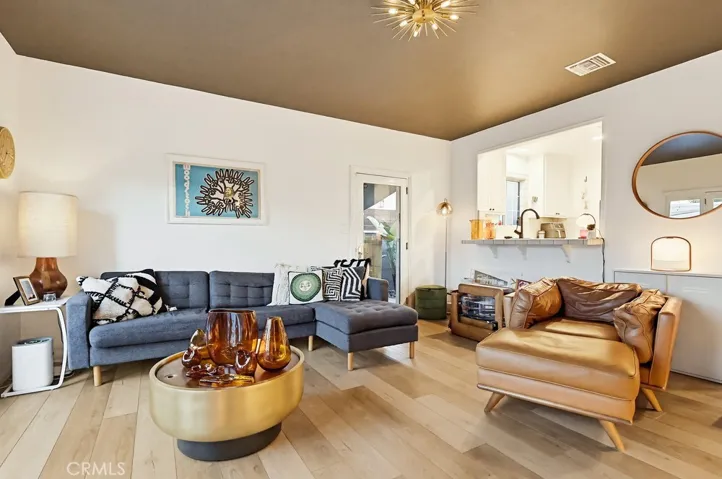 2713 Flangel, Lakewood, California 90712