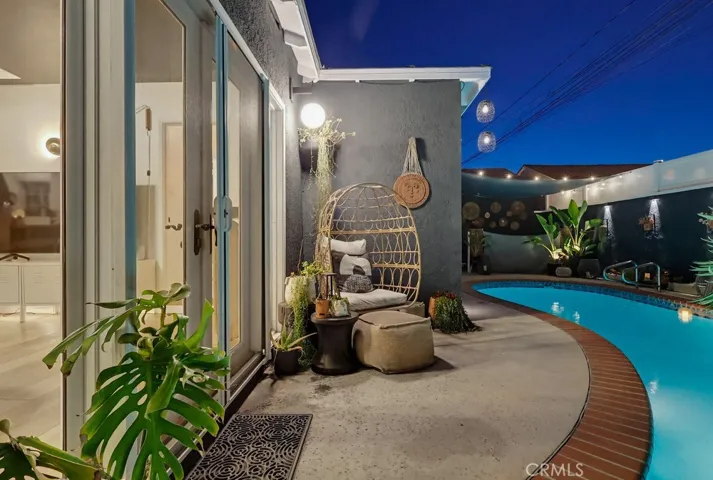 2713 Flangel, Lakewood, California 90712