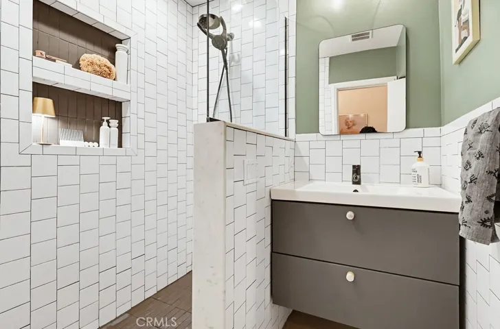 2713 Flangel, Lakewood, California 90712