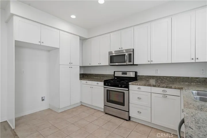 425 Colony Drive, Fullerton, California 92832