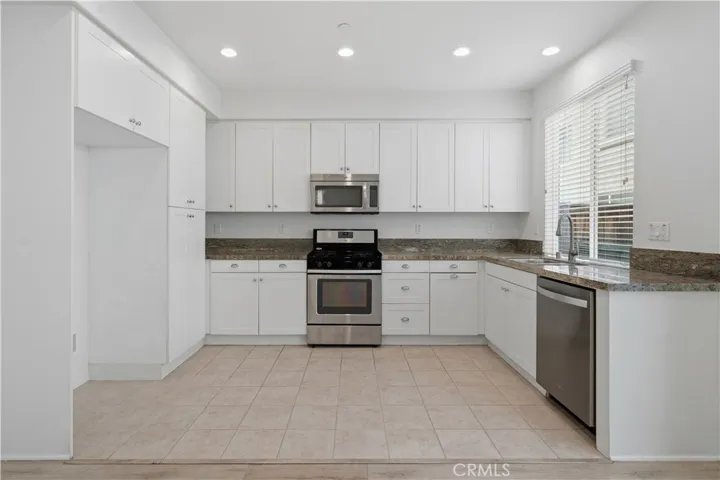 425 Colony Drive, Fullerton, California 92832