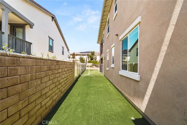 32448 Toyon Road, Temecula, California 92591