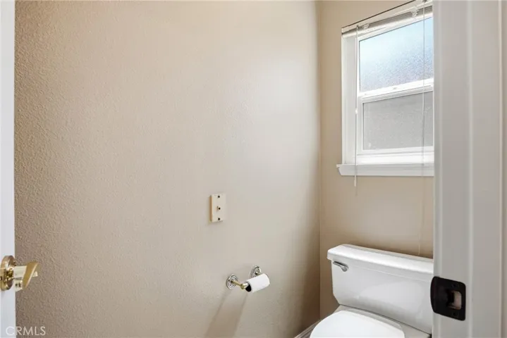 Water Closet in Primary Bedroom 1 ensuite