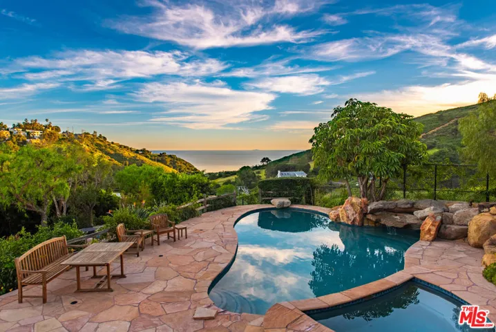 27008 Old Chimney Road, Malibu, California 90265