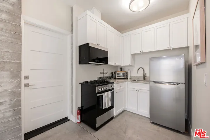27008 Old Chimney Road, Malibu, California 90265