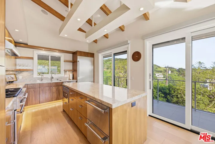 27008 Old Chimney Road, Malibu, California 90265