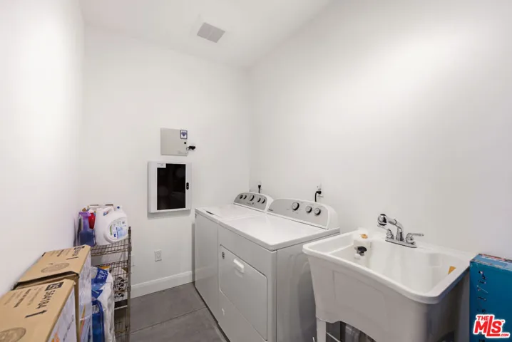 27008 Old Chimney Road, Malibu, California 90265