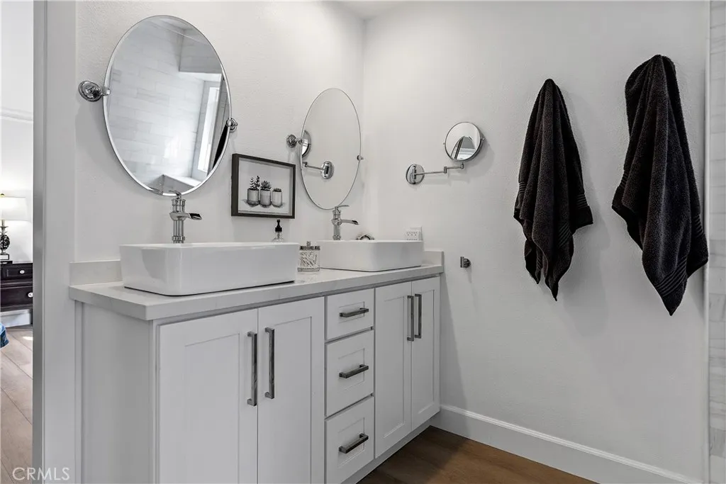 Double sink Master Bath Double sink Master Bath