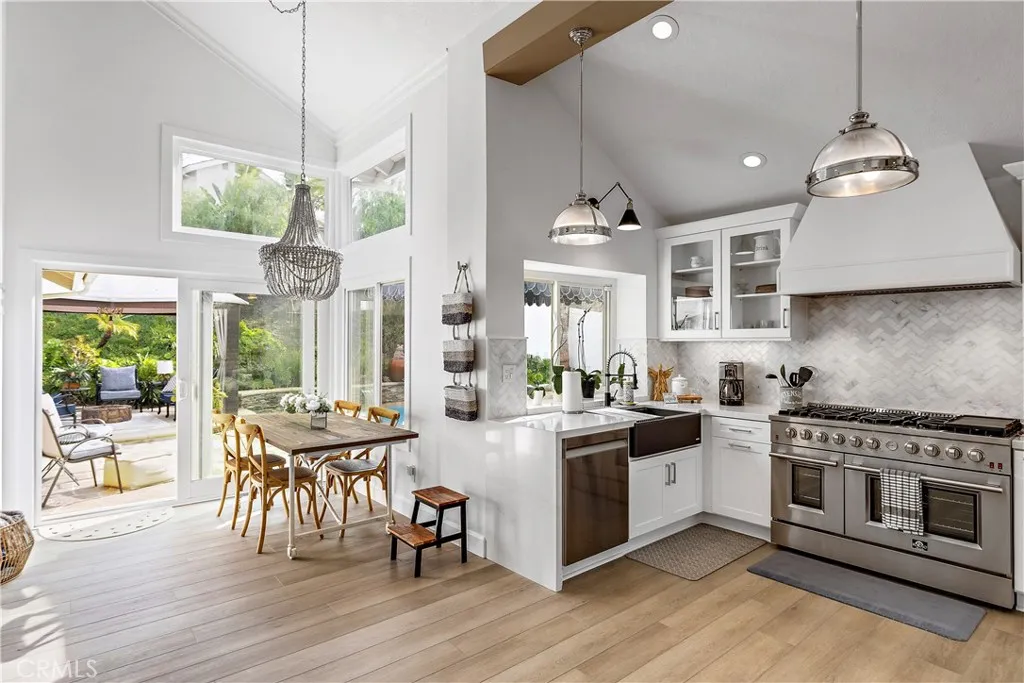 Open floor plan with Pool views