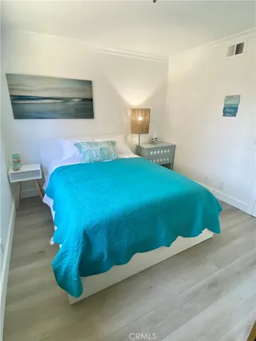Queen size bed