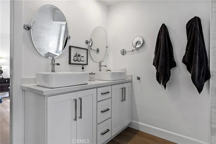 Double sink Master Bath