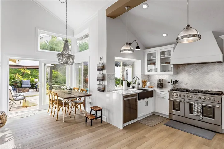 Open floor plan with Pool views