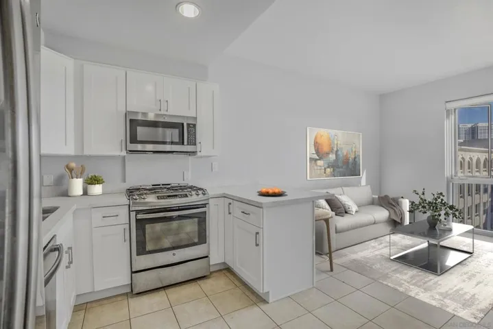 https://zimg.paragon.ice.com/ParagonImages/Property/PA/SDMLS/260008776/7/120/90/ba16ad80eaa26368f0b67ee5ef8898a2/3/91be6833b481f2acdb5303cba0898f05/260008776-357f3f4b-124c-4cb0-91b6-fe2a531ceedd.JPG